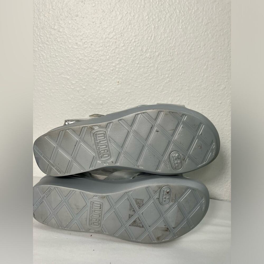Munro Womens Brinn Sandals Silver Leather Ankle Strap Crisscross Size 6.5 summer - Picture 6 of 10